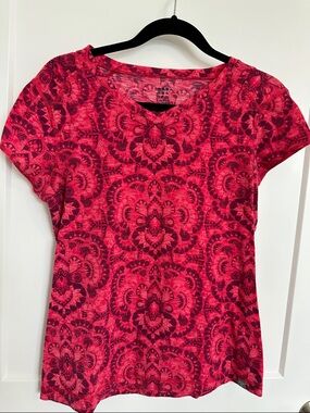 Title Nine Pink Medallion Short Sleeve Tee